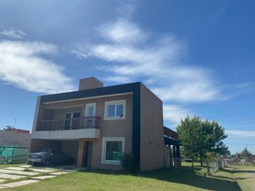 Casa 4 ambientes VENTA Santo Domingo, SAN VICENTE