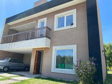 Casa 4 ambientes VENTA Santo Domingo, SAN VICENTE