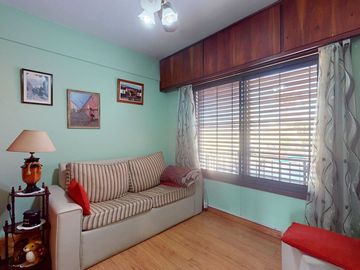 CASA 4 AMB EN VENTA EN BALLESTER C/ PILETA GARAGE