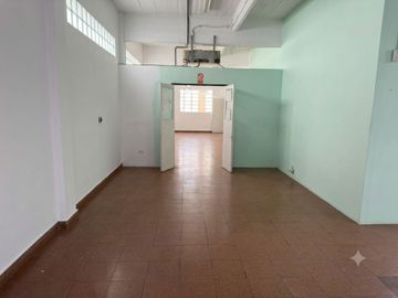 Alquiler comercial galpón depósito taller oficina