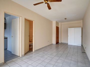 VENTA Monoambiente PISO ALTO Balcón Caballito