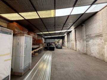 Galpon en venta, financia, Moreno