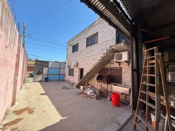 Galpon en venta, financia, Moreno