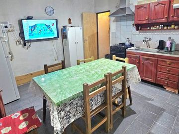 VENTA CASA 3 AMB 2 PLANTAS MORENO SUR RETASADA