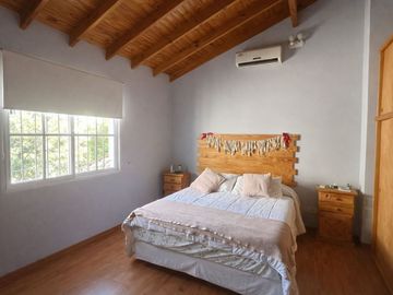 VENTA CASA 2 PLANTAS PILETA COCHERA ITUZAINGO