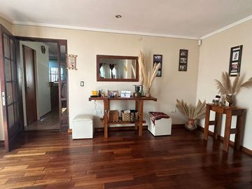 VENTA CASA 2 PLANTAS PILETA COCHERA ITUZAINGO