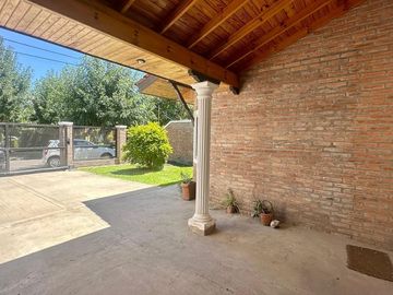 VENTA CASA 2 PLANTAS PILETA COCHERA ITUZAINGO