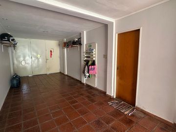 VENTA CASA 2 PLANTAS PILETA COCHERA ITUZAINGO