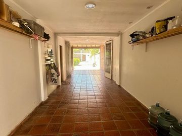 VENTA CASA 2 PLANTAS PILETA COCHERA ITUZAINGO
