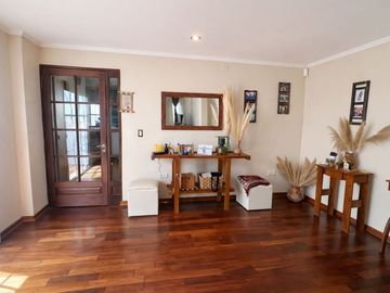 VENTA CASA 2 PLANTAS PILETA COCHERA ITUZAINGO