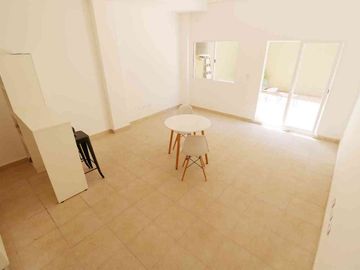 Venta Monoambiente divisible con patio, a estrenar