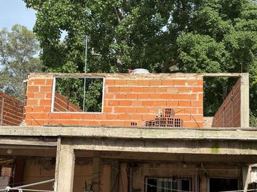 CASA 3 AMB EN MORENO CON PILETA Y COCHERA PERMUTA