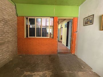 CASA 3 AMB EN MORENO CON PILETA Y COCHERA PERMUTA