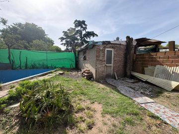 CASA 3 AMB EN MORENO CON PILETA Y COCHERA PERMUTA