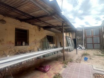 LOTE  EN VENTA CON GALPON  BARRIO TABLADA