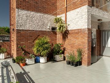 CASA EN VENTA 4 DORMITORIOS BARRIO CURA