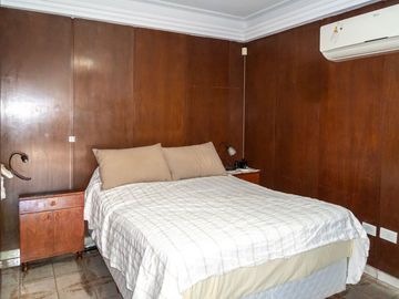 CASA EN VENTA 4 DORMITORIOS BARRIO CURA