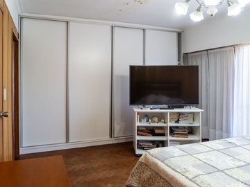 CASA EN VENTA 4 DORMITORIOS BARRIO CURA