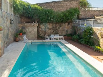 CASA EN VENTA 4 DORMITORIOS BARRIO CURA
