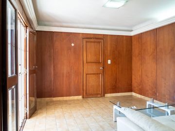 CASA EN VENTA 4 DORMITORIOS BARRIO CURA
