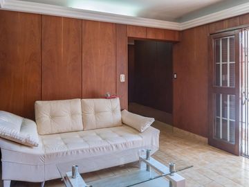 CASA EN VENTA 4 DORMITORIOS BARRIO CURA