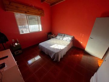 CASA DE CINCO DORM + COCHERA EN VENTA EN B.MATHEU