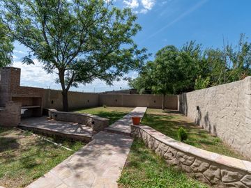 CASA DE 3 DORMITORIOS CON COCHERA EN VILLA AMELIA