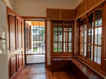 CASA DE 3 DORMITORIOS CON COCHERA EN VILLA AMELIA