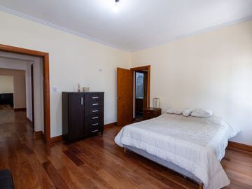 CASA DE 3 DORMITORIOS CON COCHERA EN VILLA AMELIA
