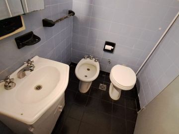 Venta Dos Ambientes   Saavedra sobre Plaza 3900