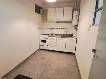 Venta Dos Ambientes   Saavedra sobre Plaza 3900