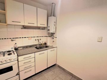 Venta Dos Ambientes   Saavedra sobre Plaza 3900