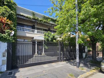VENTA CASA 4 DORMITORIOS 2 PLANTAS SAAVEDRA PILETA