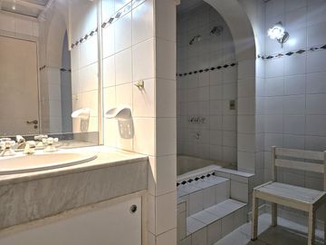 VENTA CASA 4 DORMITORIOS 2 PLANTAS SAAVEDRA PILETA
