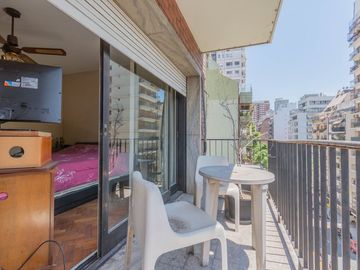 VENTA DEPTO DE 4 AMB CON DEPEND DE SERV Y COCHERA