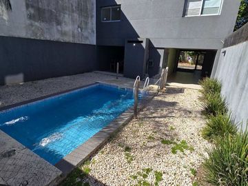 VENTA DTO. DE 2 AMB BERNAL CENTRO CON PISCINA