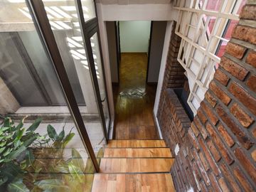 CASA EN VENTA 3 DORMITORIOS + ESTUDIO PATIO ABASTO