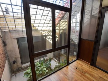 CASA EN VENTA 3 DORMITORIOS + ESTUDIO PATIO ABASTO