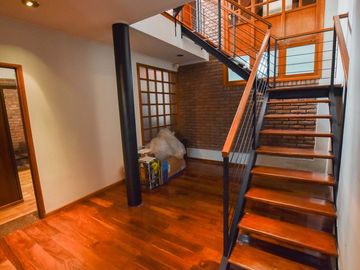 CASA EN VENTA 3 DORMITORIOS + ESTUDIO PATIO ABASTO