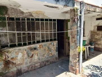 VENTA CASA 3 DORMITORIOS A RECICLAR EN LA FLORIDA