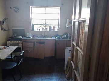 VENTA CASA 3 DORMITORIOS A RECICLAR EN LA FLORIDA