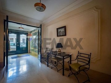 Venta depto semi piso 3 amb con patio Villa Crespo