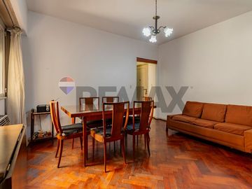 Venta depto semi piso 3 amb con patio Villa Crespo