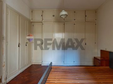 Venta depto semi piso 3 amb con patio Villa Crespo