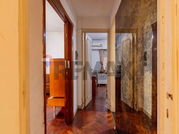 Venta depto semi piso 3 amb con patio Villa Crespo
