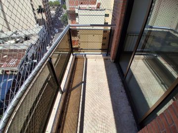 DEPTO VENTA 3 AMBIENTES AVELLANEDA C/GUARDACOCHE