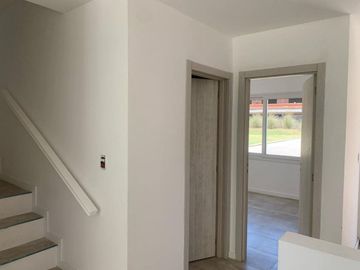 Venta casa 3 Ambientes jardin Saravi Village coch.