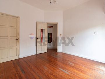 CASA VENTA P AVELLANEDA MULTIFAMILIAR QUINC.COCHER