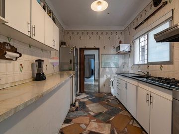 CASA VENTA P AVELLANEDA MULTIFAMILIAR QUINC.COCHER
