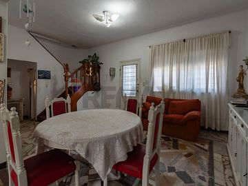 CASA VENTA P AVELLANEDA MULTIFAMILIAR QUINC.COCHER